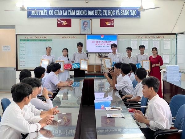 TUYÊN DƯƠNG HỌC SINH 3 TỐT CẤP TRƯỜNG NĂM HỌC 2023-2024